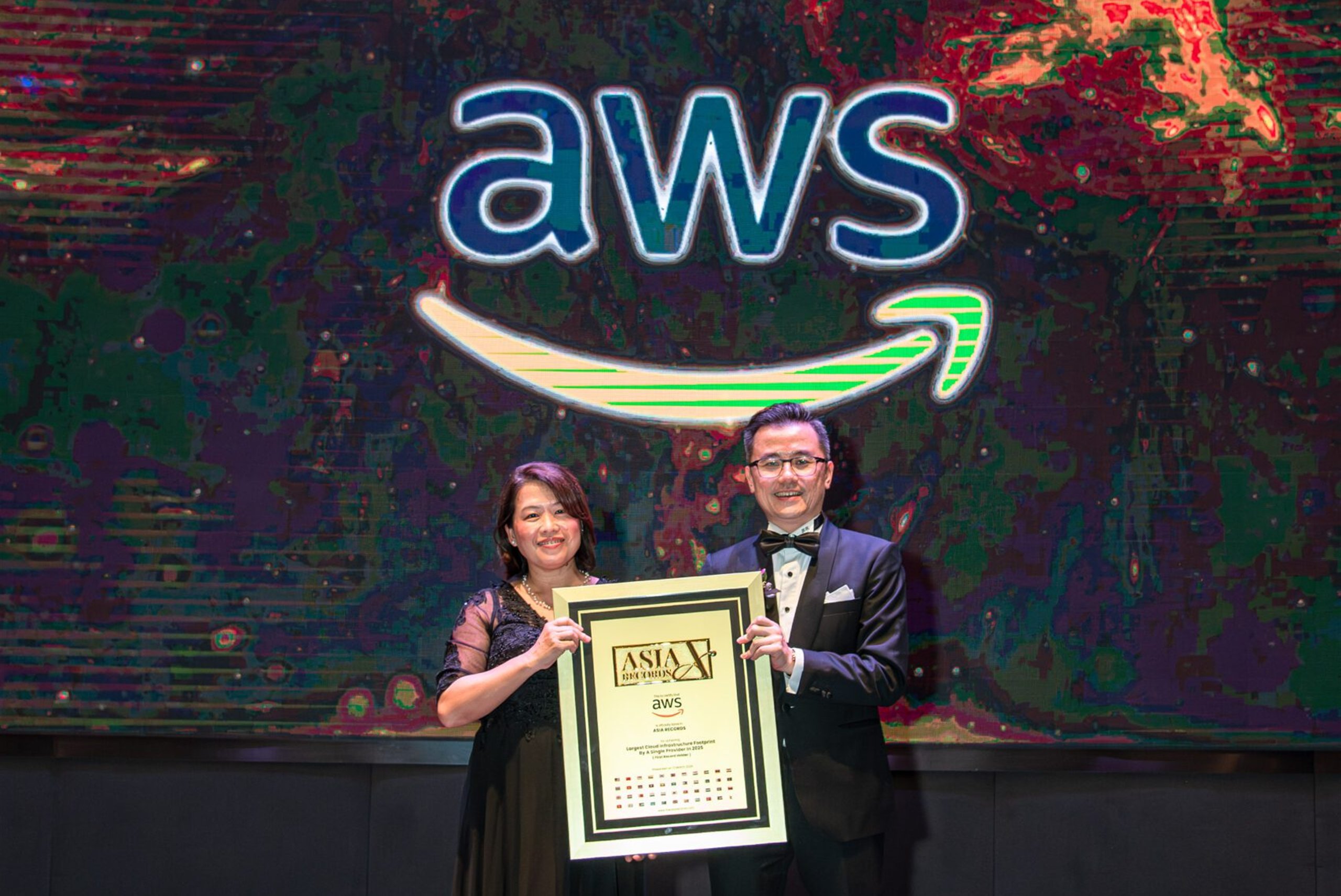 亚马逊云科技（AWS）荣获亚洲纪录认证 —— 荣膺"2025年单一供应商最大云基础设施覆盖范围"殊荣