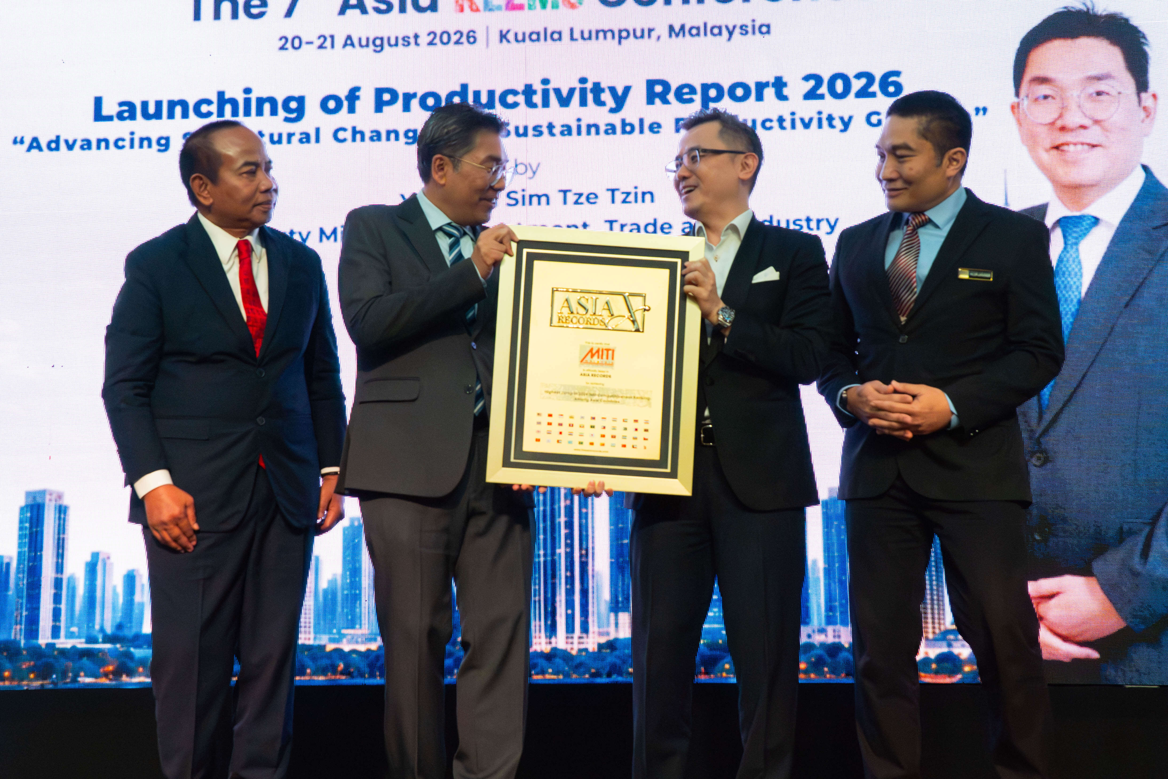 Malaysia’s Competitiveness Leap Recognised by Asia Record at 7th Asia KLEMS Conference