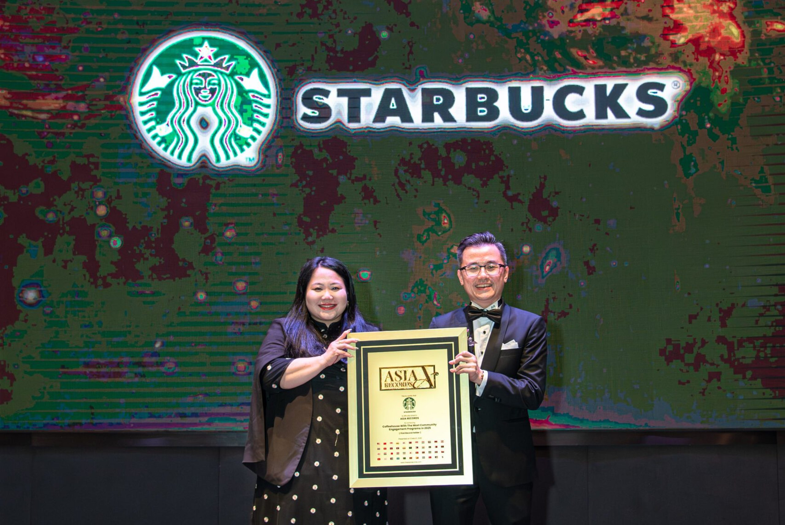 星巴克荣获亚洲纪录认证 —— 荣膺"2025年社区参与项目最多咖啡馆"殊荣